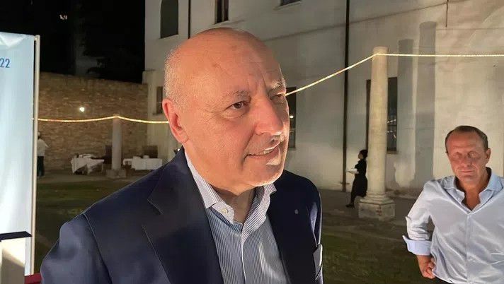 他还表示影片拍摄通常只要拍两次就可以继续下一条镜头，他喜欢这样的方式